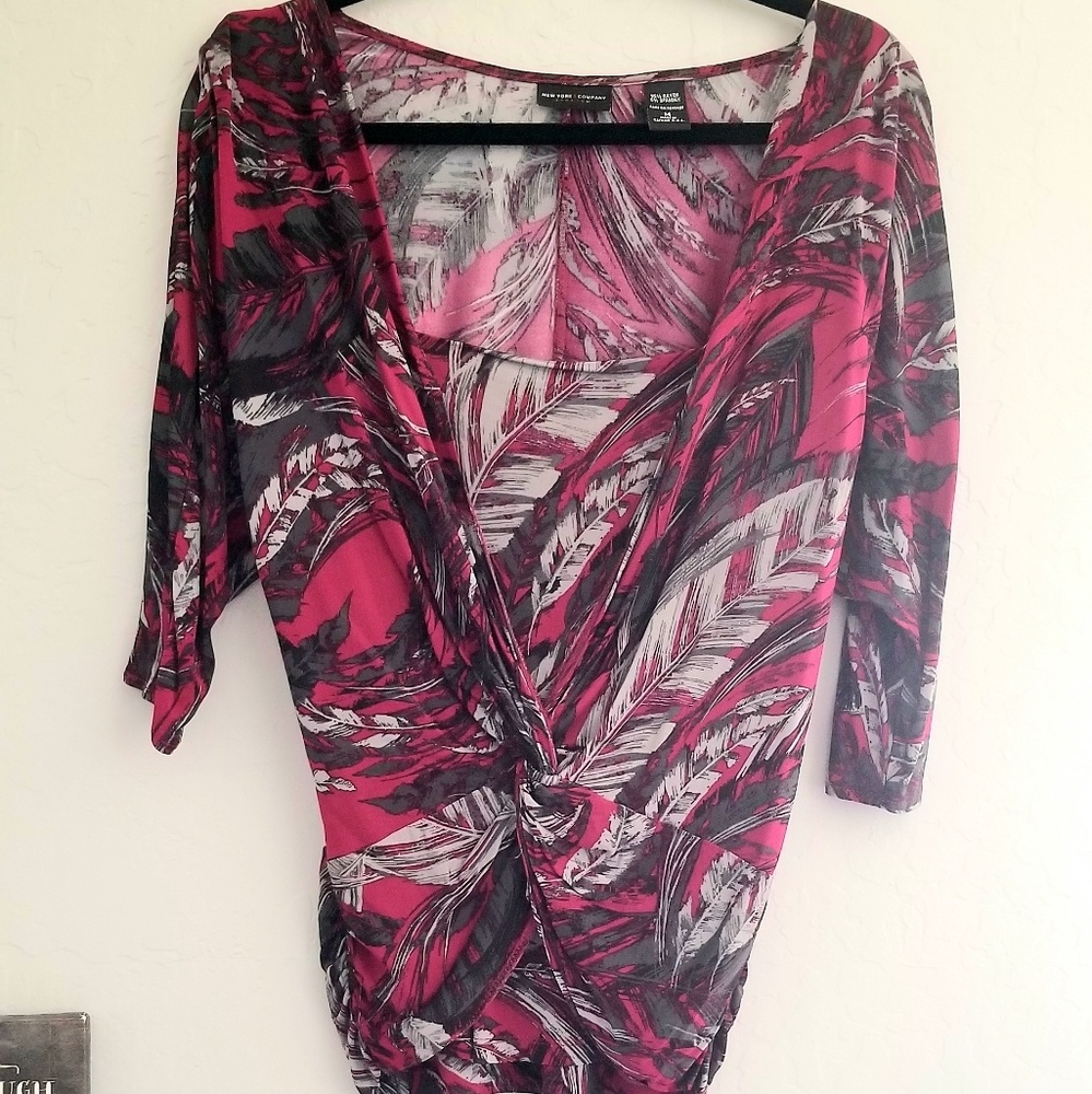 New York & Co Overlay VNeck lined twist blouse